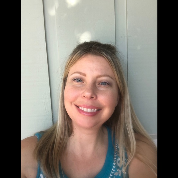 Meet your Posher, Jennell - Picture 2 of 2